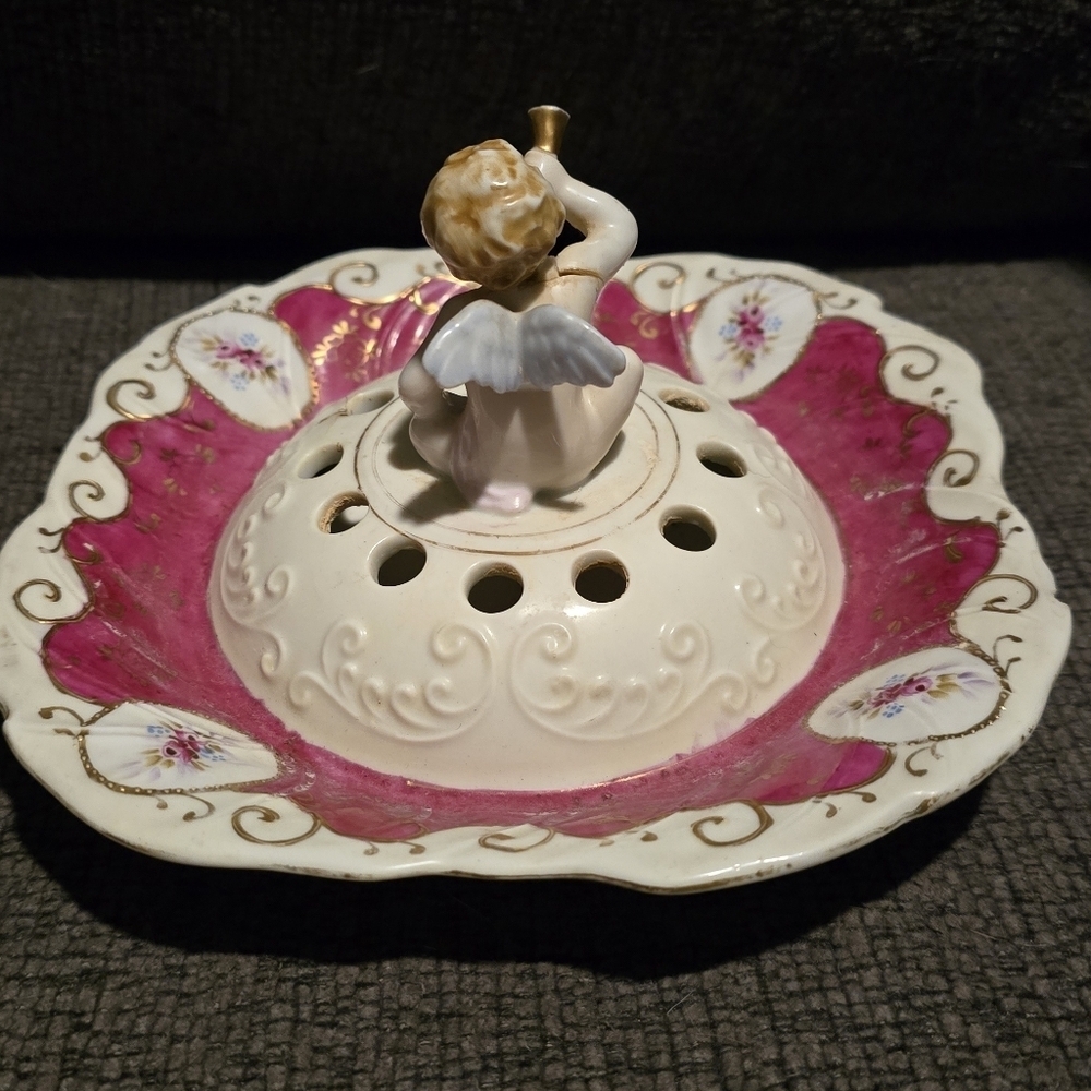 Von Schierholz | German Cherub Potpourri Flower Frog - Picture 5 of 6